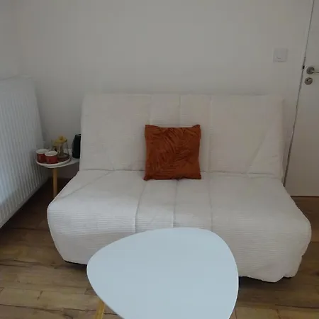 Les Precieuses Bed & Breakfast 3*