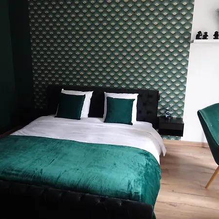 Les Precieuses Bed & Breakfast Reaumur